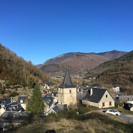 Appartement dans ancienne maison pyrénéenne. Cadéac Esterno foto