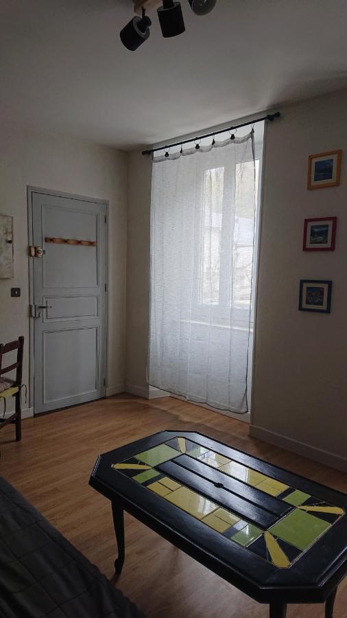 Appartement dans ancienne maison pyrénéenne. Cadéac Esterno foto
